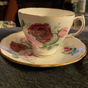 Vintage tea cup & saucer set